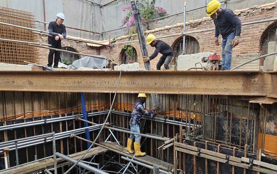 pemimpin place concrete casting landed property renovation process